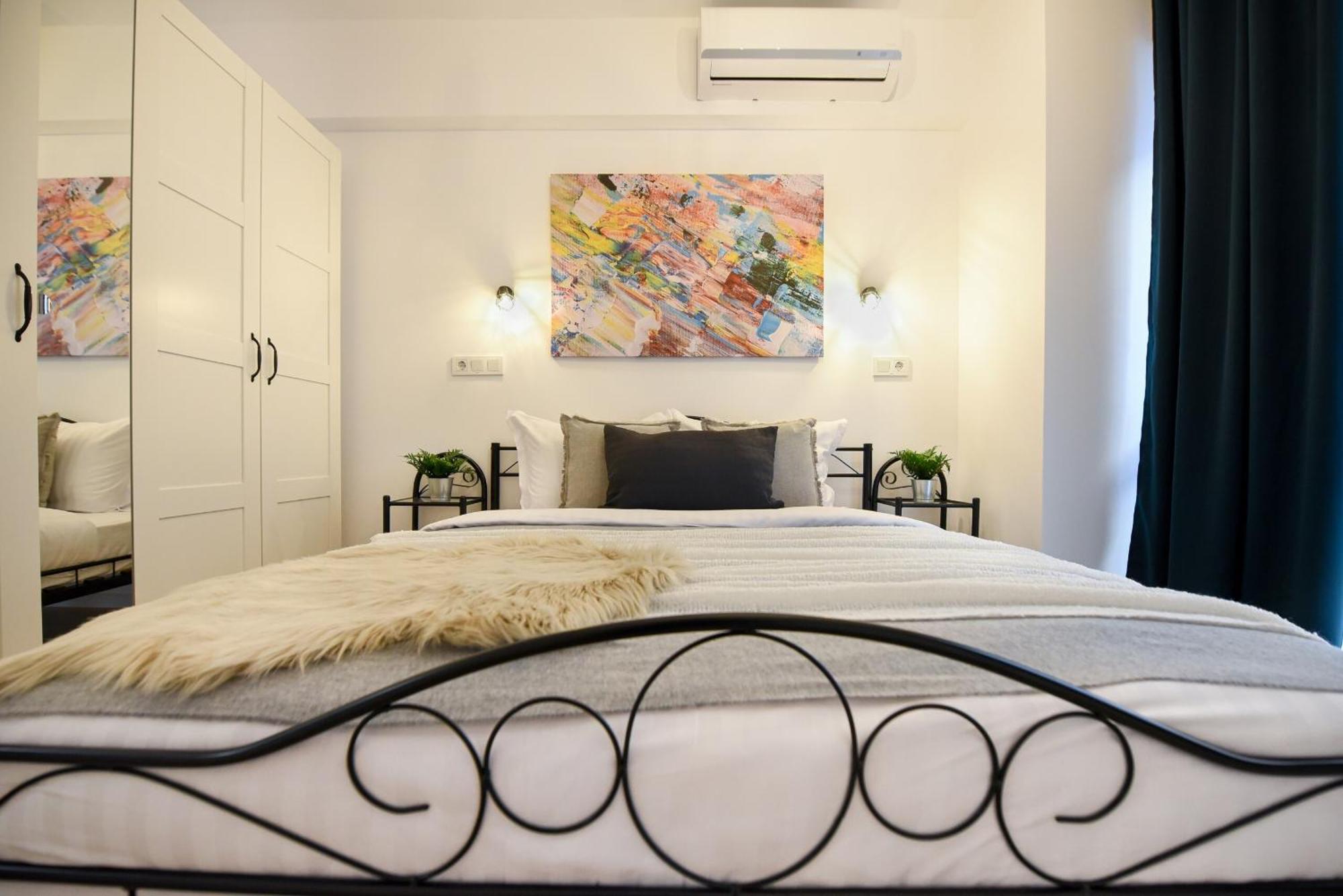 Perfect Stay: Urban Heaven In Aviatiei Business Area Bucharest Room photo