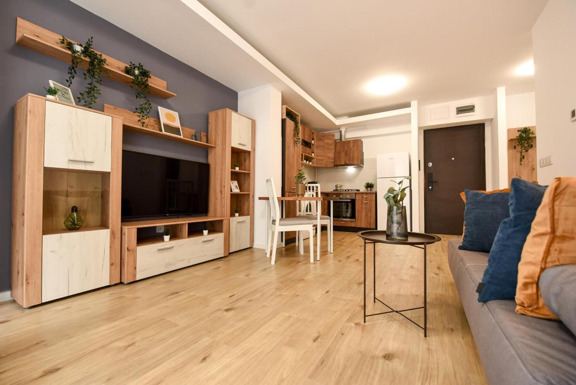 Perfect Stay: Urban Heaven In Aviatiei Business Area Bucharest Room photo