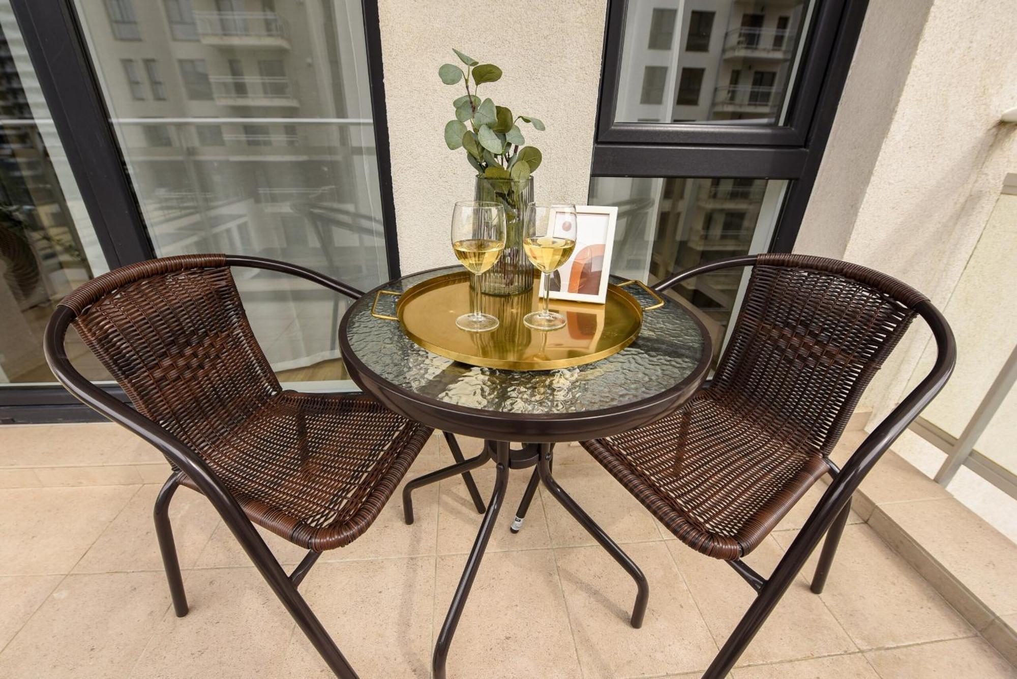 Perfect Stay: Urban Heaven In Aviatiei Business Area Bucharest Room photo