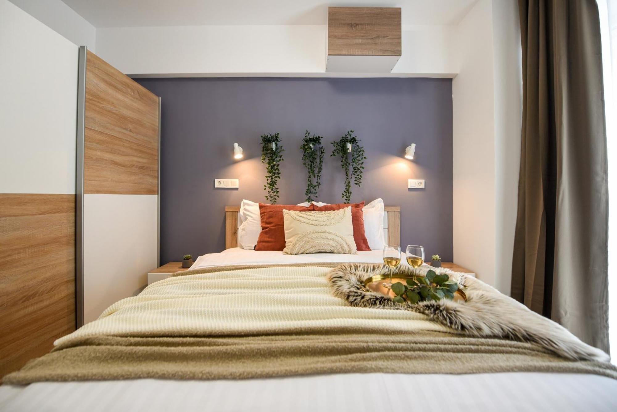 Perfect Stay: Urban Heaven In Aviatiei Business Area Bucharest Room photo
